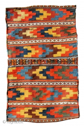 Old Khamseh-Qashqai khoorjin(complete), No repairs and still has good condition, size is:120x70cm                     