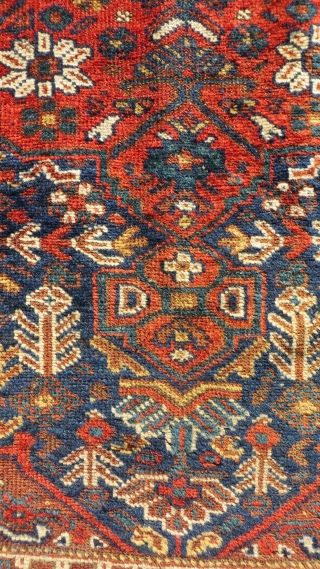 Shiraz  circa 1900,size 150x112cm without any ripers all natural color.
                      