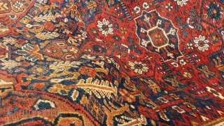 Shiraz  circa 1900,size 150x112cm without any ripers all natural color.
                      
