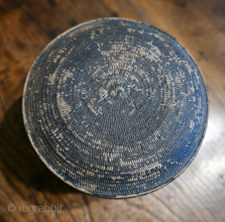 Antique Burmese lacquered wicker basket with an inner shelf;  18th- 19th c;  very fine and tight weave; very good condition for its age but a tiny break in the foot  ...