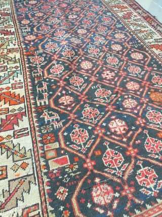 Antique Caucasian shirvan rug circa 1900, size 155×124cm.                         