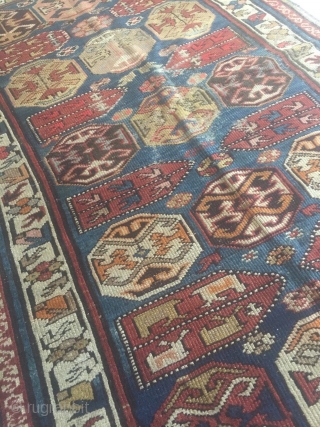 Antique caucasian kazak burst rug circa 1900, size 135x90cm.                        