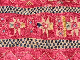 Antique textile.is it lakai?Uzbek?i have no idea what it was made for and where from but i can see that it has a great age and colours.but if you can help me  ...