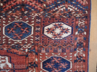 Tekke main carpet, 3,20 x 2,14. 1900 or earlier. Fine colors and attractive border.
Generally low pile and wear in some places, one repair.  Otherwise in very good condition. Generous price.
Request more  ...