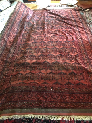 Old Baluch main carpet, probably from Afghanistan early 20th century. Size is 3,34 x 2,03 (6,8 m2)
The pattern is very special, reminiscent of Beshir carpets or related to the kedjebe motive. The  ...