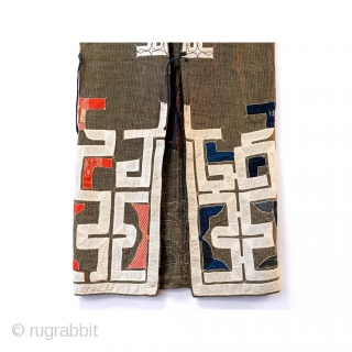 Offered here is an authentic Ainu Ruwnpe kimono from my personal collection.

The clothes of the Ainu are greatly valued for the beautiful patterns created with appliqué and embroidery. In the Ainu language  ...