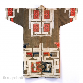 Offered here is an authentic Ainu Ruwnpe kimono from my personal collection.

The clothes of the Ainu are greatly valued for the beautiful patterns created with appliqué and embroidery. In the Ainu language  ...