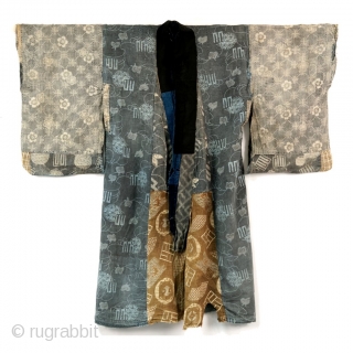 Boro Child's Kimono - Katazome Florals, Genji-mon and Plovers

A beautiful, rustic, and patched boro child's kimono. 

The principle cloth on this garment has a fantastic indigo katazome pattern: flying plovers and "Genji-mon"  ...