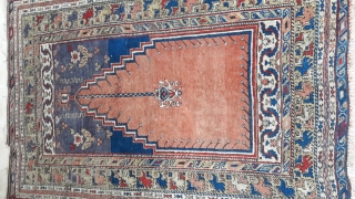 Sizes 6.1/ 4.3 inches
155cm / 110cm
Antique 19th century anatolian rug Mujur.
In good condition 
To take from Los Anjeles
Or sending is possible too.
Price :  best offer       