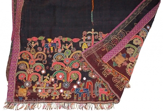 This lovely antique woolen Mutwa dowry shawl was woven by the wool weaver Meghwals of Gujarat. Like the Rabari, with great skill the wool is handspun and woven on a loom in  ...