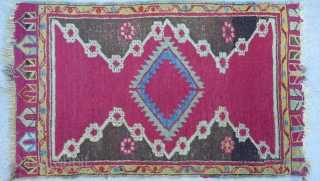 Early Anatolian Yastik
Size:20" x 32"                            