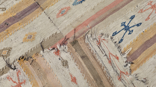 Size ; 133 x 330 cm,
Central anatolia, Cappadocia kilim . 
%100 wool.                     