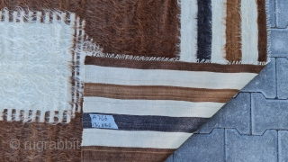 Size : 134 x 160 (cm),
East anatoli, Natural wool .
Blanket .                      