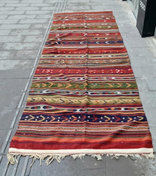 Size : 130 x 404 cm ,
Central anatolia, Konya (obruk) kilim .
                     