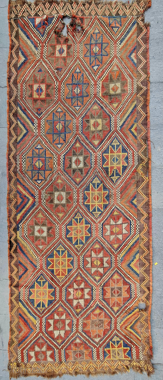 Size ; 120 x 280 cm
Central anatolia, Cappadocia (Konya)
Reviving the artistry of 19th-century Konya: this magnificent Jijim is a testament to the skill and creativity of Anatolian weavers. The intricate Zili technique  ...