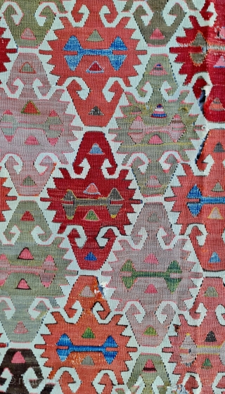 Size ; 150 x 355 cm,
Central anatolia, Eskisehir (Sivrihisar) kilim                       