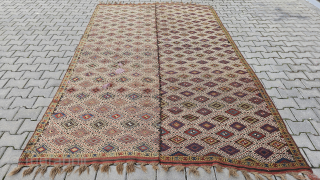 Sise; 202 x 320 cm,
East anatolia , Urfa (Siverek).
email me directly: arisoylarmobilya@gmail.com                     