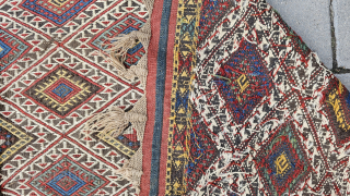 Sise; 202 x 320 cm,
East anatolia , Urfa (Siverek).
email me directly: arisoylarmobilya@gmail.com                     