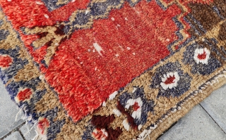 Size : 80 x 115 cm ,
Central anatolia, Cappadocia.
Prayer rug .                      