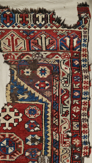 Size ; 85 x 140 cm
Central anatolia, Konya (Ladik or Karapinar ?)
Early fragment.
Professionally assembled on organic linen.
Detailed information Dm arisoylarmobilya@gmail.com