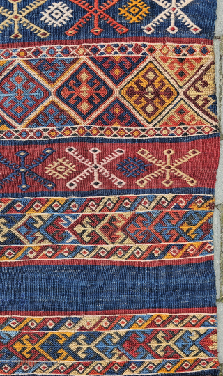 East anatolia , Antep .
Approximate size; 80x120 cm                         