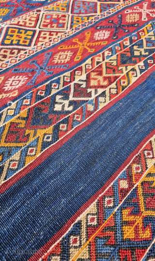 East anatolia , Antep .
Approximate size; 80x120 cm                         