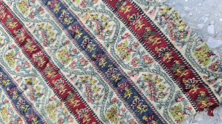 Size ; 57x113 cm
Old persian textile 
Fragment                          