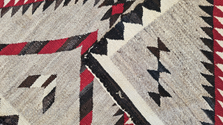 Size ; 91 x 148 cm,
Old Navaho rug                         