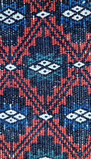 Size ; 57x60 cm,
Old qasqai .                           