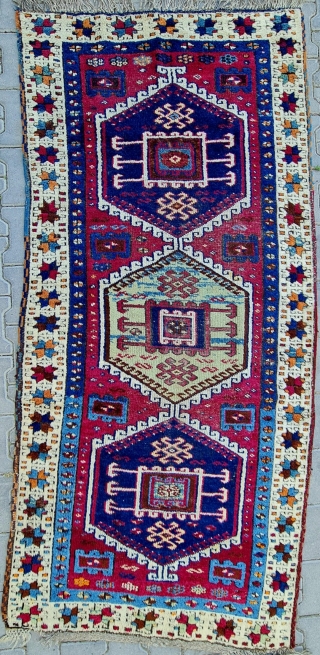 Size : 103 x 220 cm,
East anatolia , Antep .

Armenian carpet .
                     