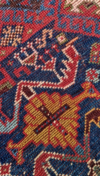 Size ; 125 x 178 cm
Old qasqai fragment .                        