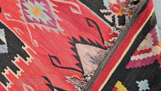 Size ; 285 x 340 cm
Old Bulgarian Ciprovski kilim.
Rare .                       