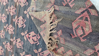 East anatolia, Kars 
Size ; 172 x 360 cm
Kars has been a region where diverse cultures have coexisted throughout history. This cultural richness is also reflected in rug and carpet weaving. Traces  ...