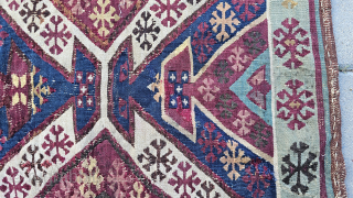 Size ; 93 x 160 cm
South anatolia, Reyhanli tribe
Fragment.
İncluding shipping 220€                      