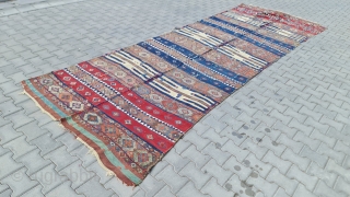 Size : 154x466 cm,
East anatolia , Urfa region...
Could be reyhanli tribe .                     