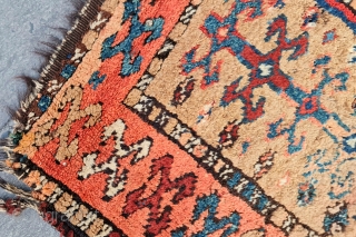 Size: 110x190cm,
Central anatolia, Sivas(sarkisla).
Camel wool.                            