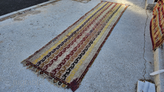 Size ; 102 x 395 cm
Central anatolia, Kirsehir (Mucur)

 arisoylarmobilya@gmail.com                       