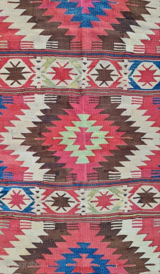 Size : 104 x 230 (cm),
Central anatolian kilim, Konya-antalya border.
Karakecili tribe.
                      