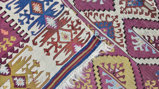 Size ; 102 x 145 cm
South anatolia,Reyhanli tribe 
arisoylarmobilya@gmail.com                        