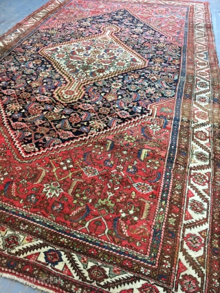 Antique Handmade Persian Bakhshayesh Rug,All in natural,good pile,soft and good Condition,lovely design,Clean,Wool&Cotton,Around 100 years old

Size:288cm by 168cm                