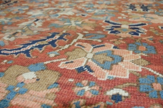 Antique Persian heris rug,somewhere small repaired,around100 years old,size:295cm by 209cm                       