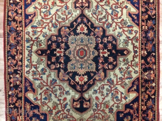 Beautiful antique small Fereghan carpet,Very good condition,absolutely original condition. 
Mid 19th century, Classic country house 'Look'.
Size:150cm by 101cm               