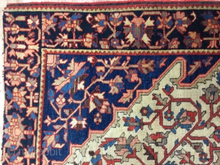 Beautiful antique small Fereghan carpet,Very good condition,absolutely original condition. 
Mid 19th century, Classic country house 'Look'.
Size:150cm by 101cm               