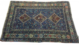 We have sourced this wonderful little antique Persian prayer rug made by Afshar tribes. Measuring 160x96cm (5’3”x3’11”) and made around the first quarter of the 20th century, it has deep blue main  ...