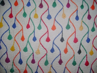 Beautiful kantha stitchwork textile from West Bengal. intricate stitch work in all over textile along with beautiful embroidery. approx age 80-90 years

size 6 FT X 5 FT Perfect condition.    
