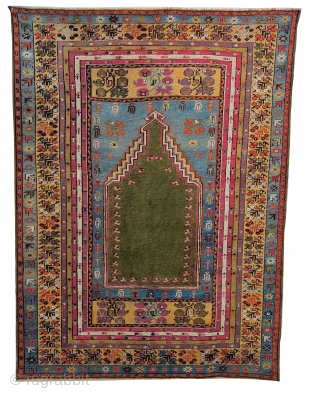 Central Anatolia Kirsehir prayer rug
size 155 x 115 Cm
Eccelent state of Conservation 

For more information
please visit www.anatoliantappeti.com 

info@anatoliantappeti.com               