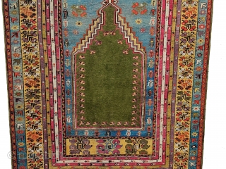 Central Anatolia Kirsehir prayer rug
size 155 x 115 Cm
Eccelent state of Conservation 

For more information
please visit www.anatoliantappeti.com 

info@anatoliantappeti.com               