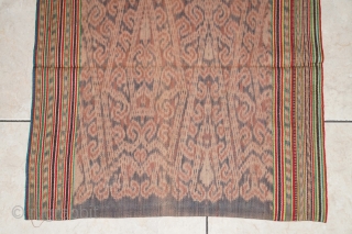 #RB035 Borneo kain kebat woman ceremonial skirt Kalimantan Indonesia, hanspun cotton natural dyes warp ikat, good condtion, early to mid 20th century, size: 104 x 48 cm      