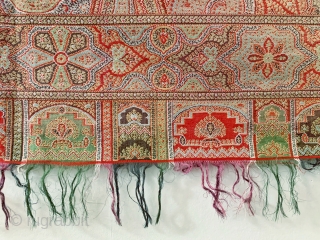 A beautiful antique Victorian Kashmir Paisley Shawl dating to the 19th century. It has an elegant design echoing the beauty of Indian Kashmir example. The colours are gorgeous. The weave is very  ...