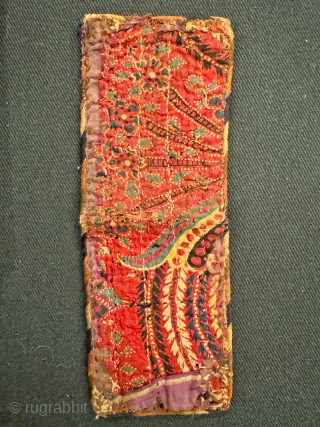 A brilliant and very fine antique silk embroidered Turkoman Turkmen talismanic armband (bazooband) attribute to Yomud / Yomut tribes. Dating to the 19th century, this fantastic Central Asian embroidery has wonderful workmanship ...